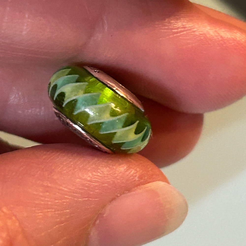 Pandora Vibrant Green Zigzag Charm - Picture 4 of 7